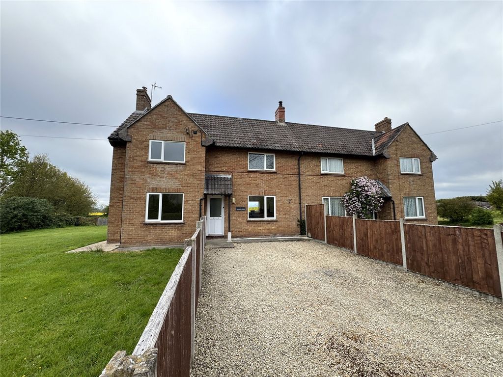 Property photo 1 of 18 Picture No. 02