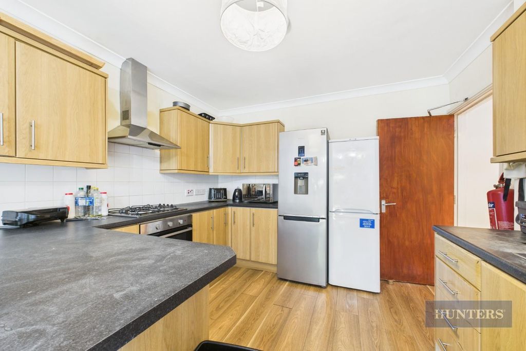 Property photo 3 of 16 Cam05152G0-Pr0141-Still008.Jpg