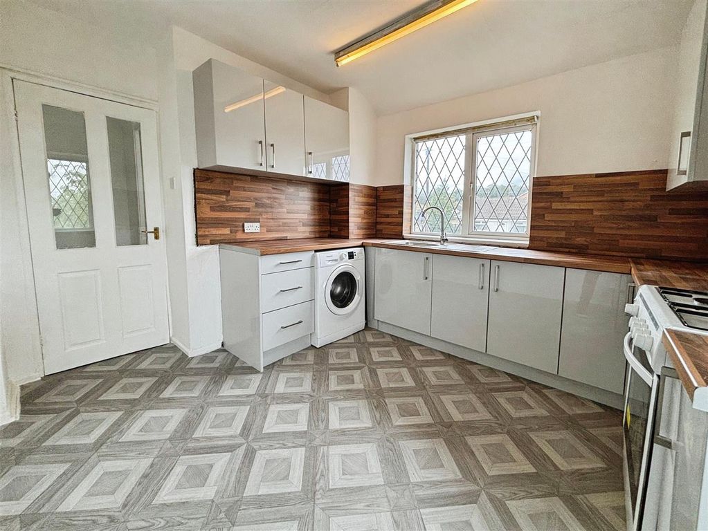 Property photo 3 of 16 Kitchen/Diner