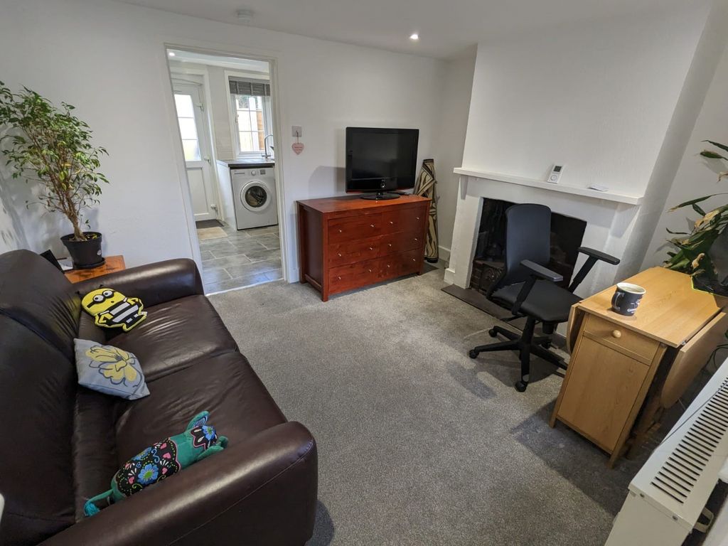 Property photo 3 of 6