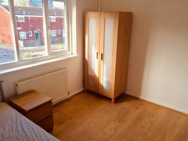 Property photo 1 of 5