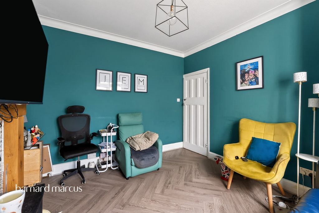 Property photo 3 of 14