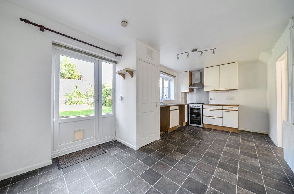 Property photo 2 of 13 1313048-7-68527d2...