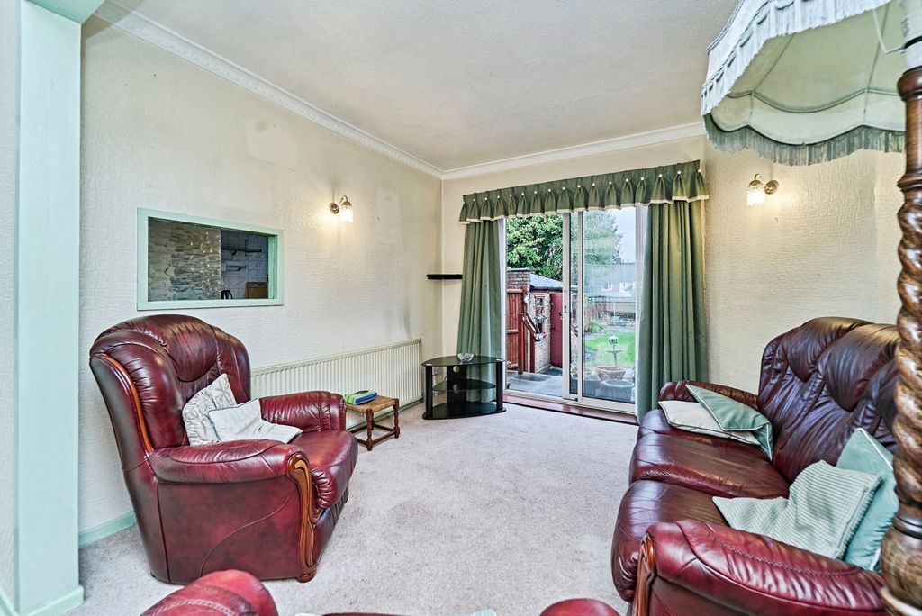 Property photo 3 of 17 Photo