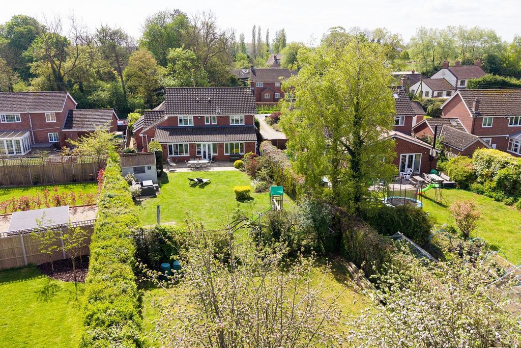 Property photo 2 of 33