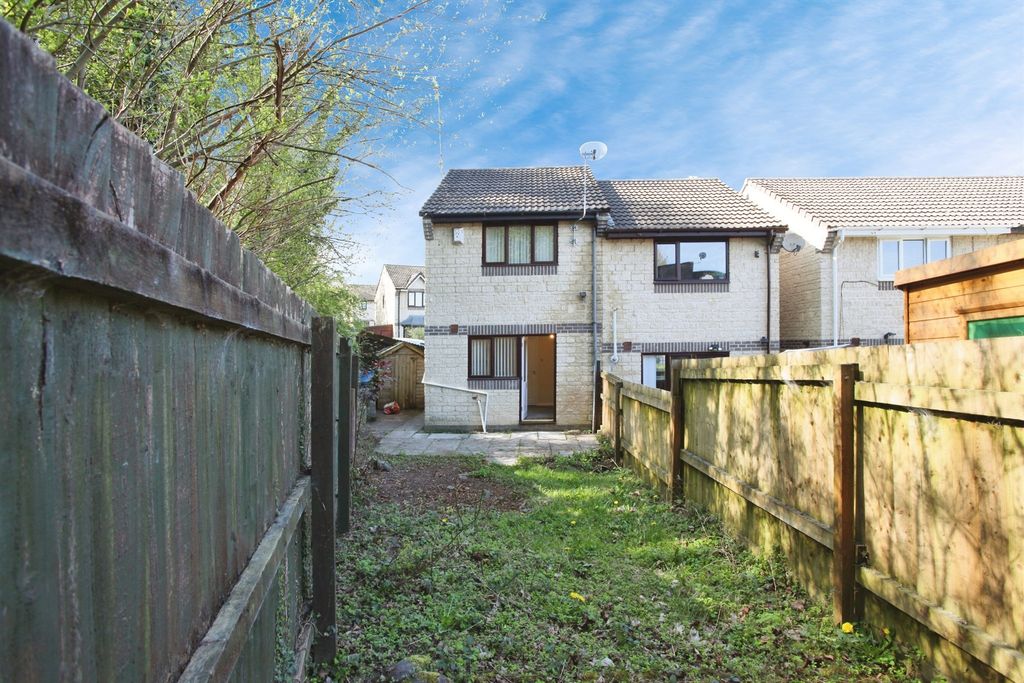 Property photo 2 of 17