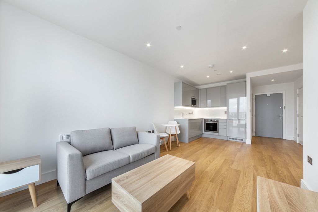 Property photo 1 of 8 Photo 3