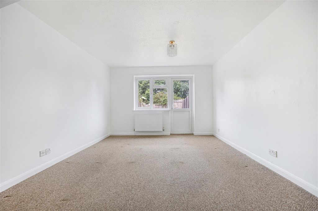 Property photo 2 of 10 6_88628.Jpg