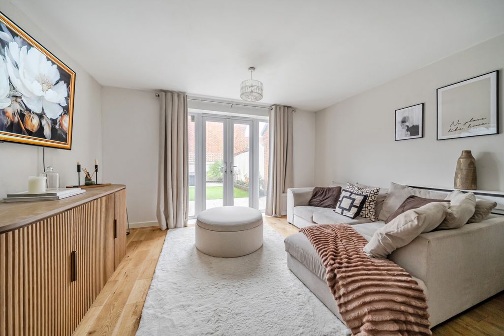 Property photo 3 of 26 Reception