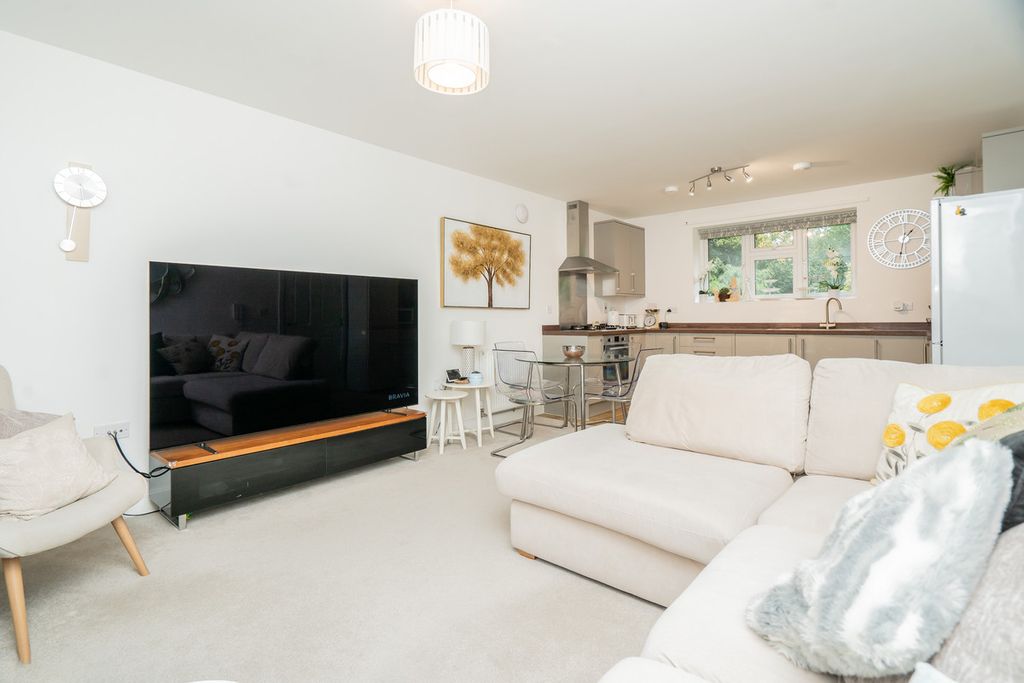 Property photo 2 of 12