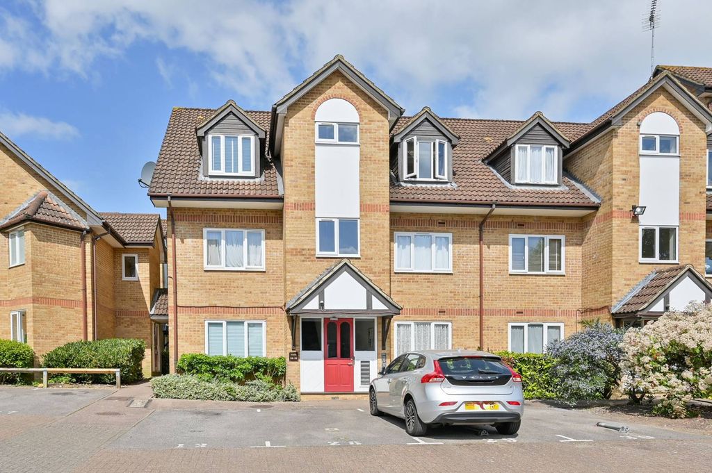 Property photo 1 of 8