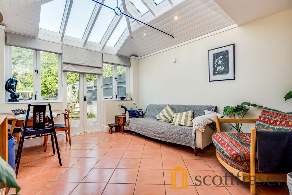 Property photo 3 of 11 3