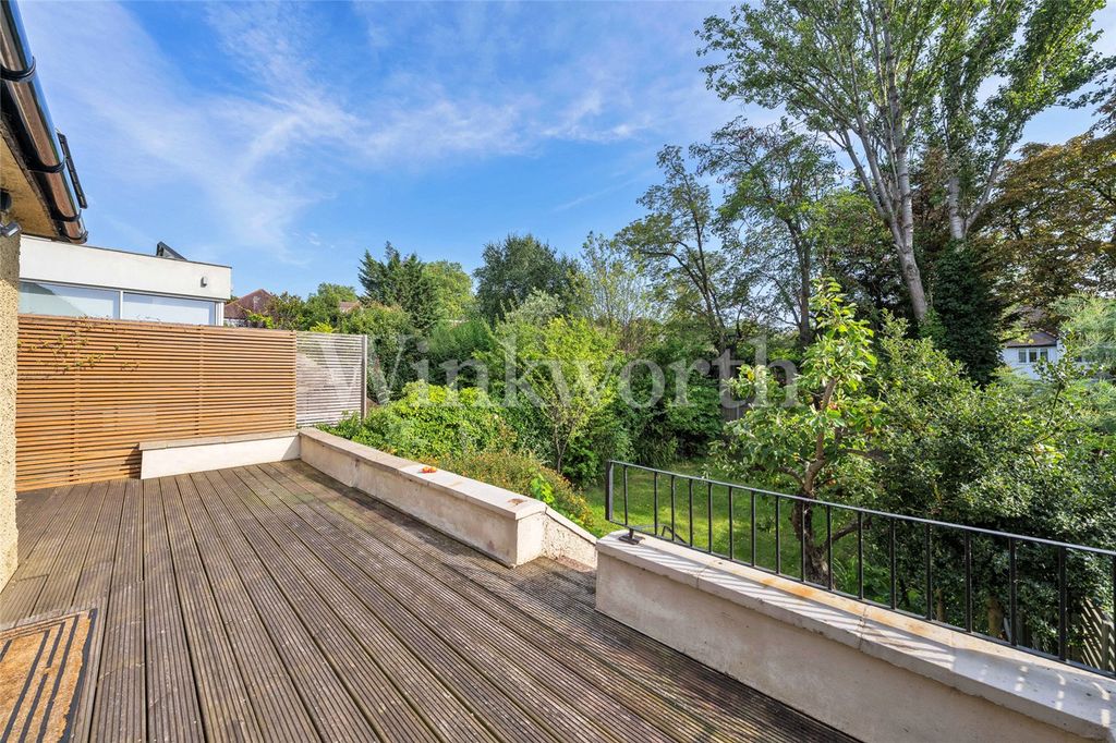 Property photo 3 of 17 Picture No. 21