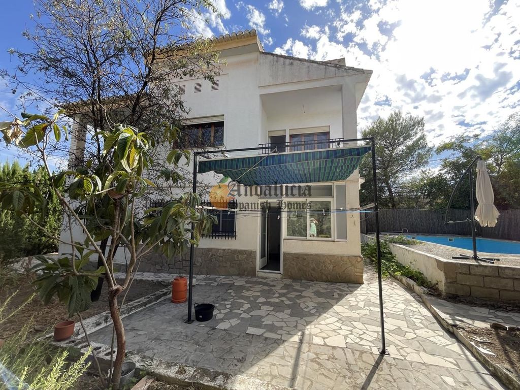 Property photo 2 of 47