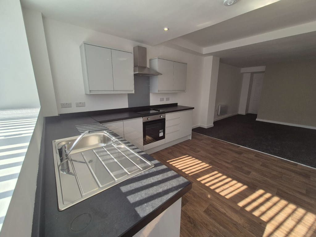 Property photo 3 of 6 Photo 6