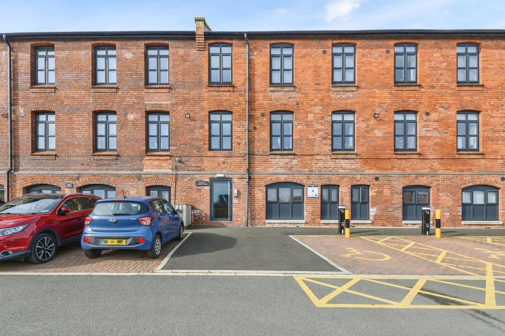 Property photo 1 of 10 External