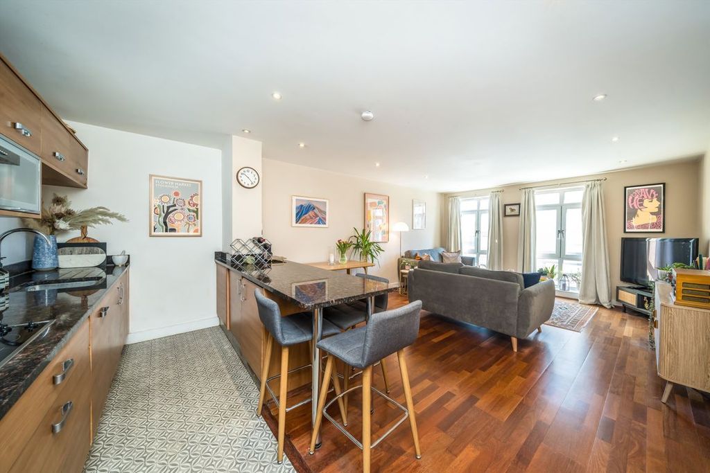 Property photo 3 of 9