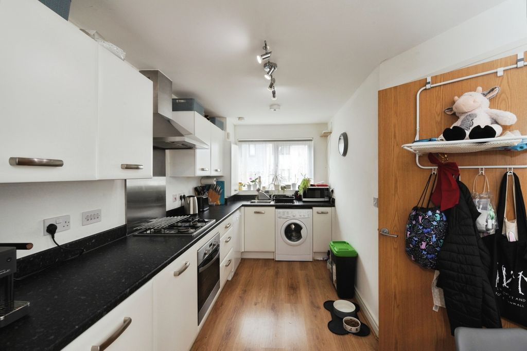 Property photo 3 of 13 Pbox-Img.Jpg