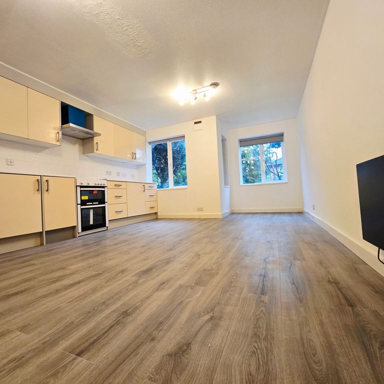 Property photo 2 of 4 Dewberry St