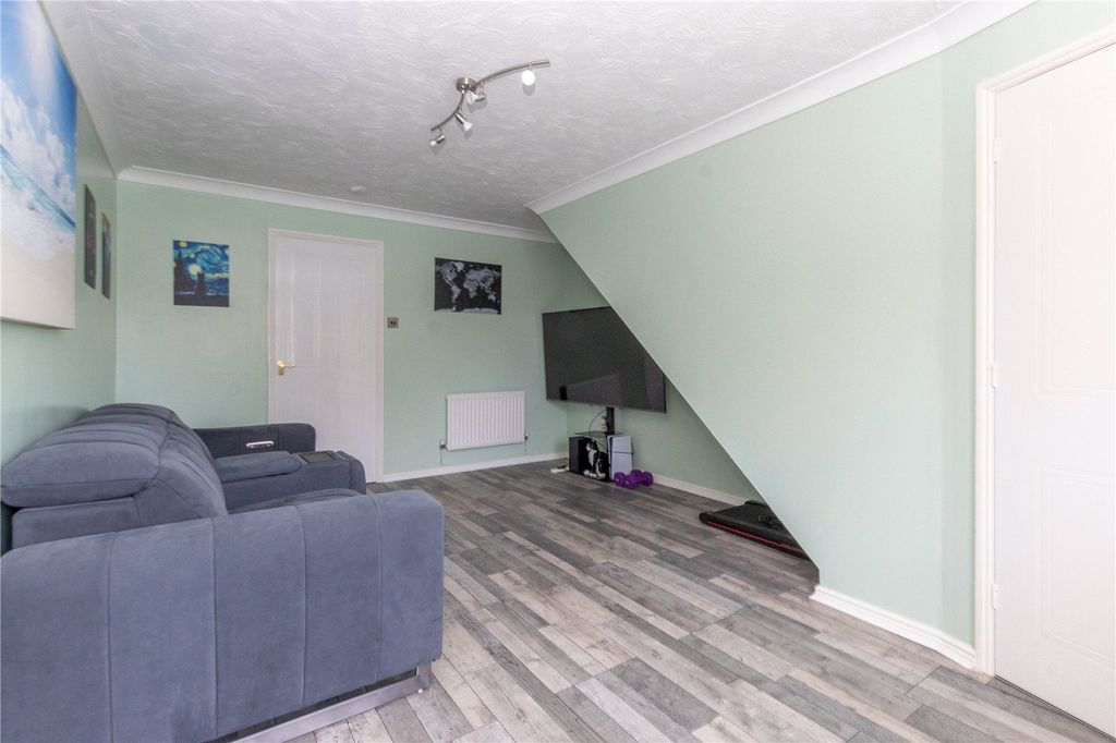 Property photo 2 of 15 Picture No. 11