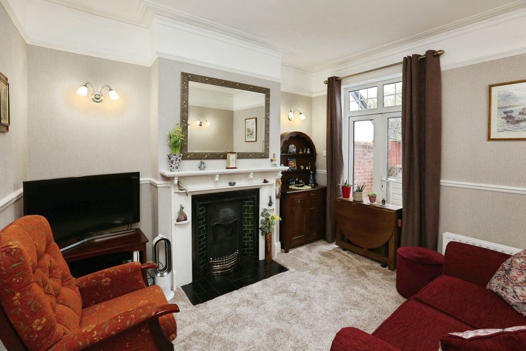 Property photo 3 of 17 Photo