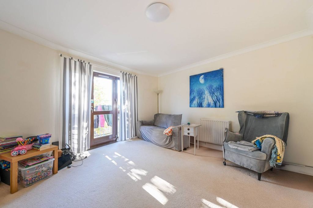 Property photo 2 of 9