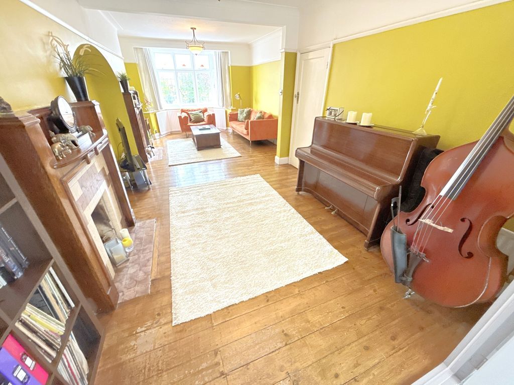 Property photo 3 of 20