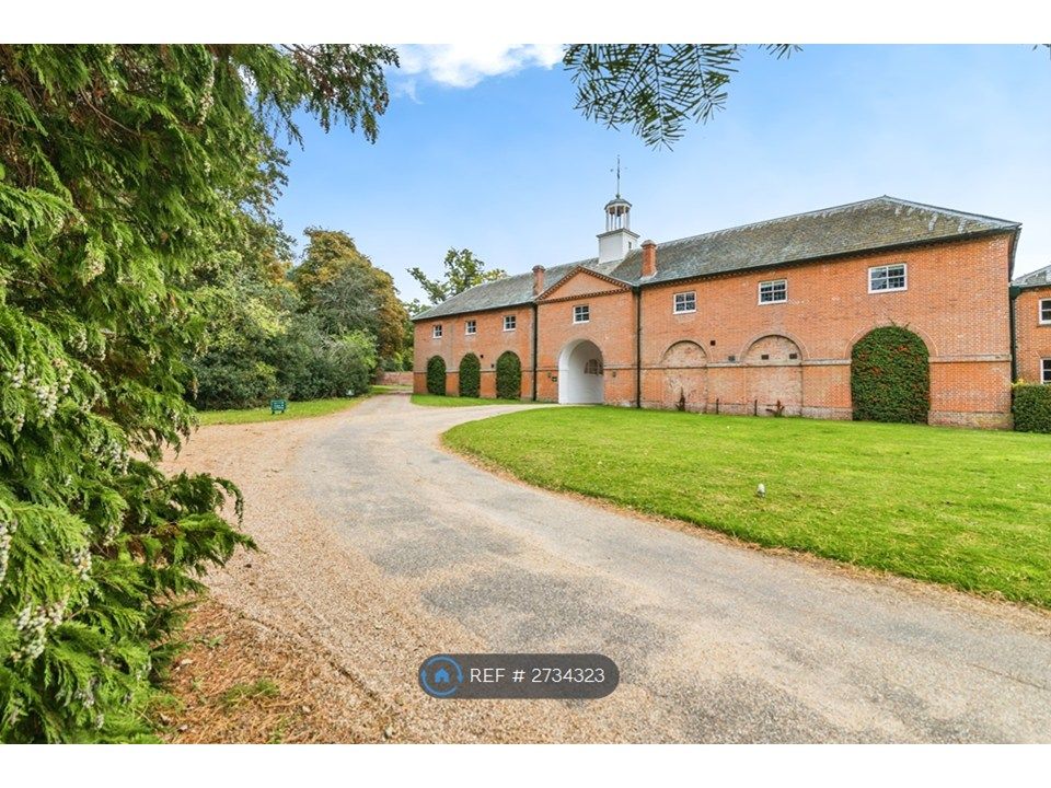 Property photo 3 of 29 Driveway