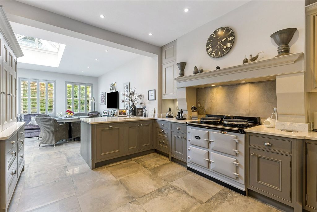 Property photo 2 of 12 Kitchen/B'fast Room