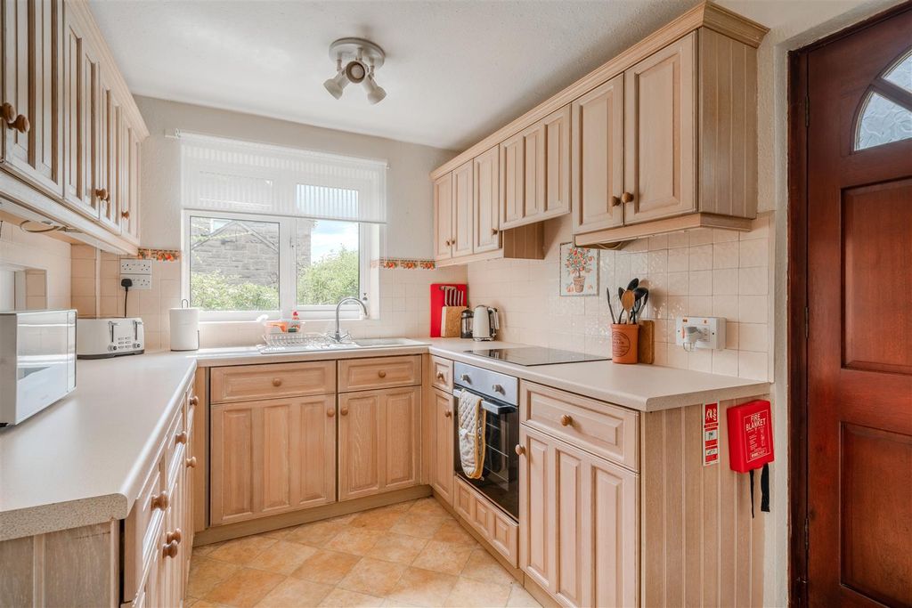 Property photo 2 of 25 Kitchen.Jpg