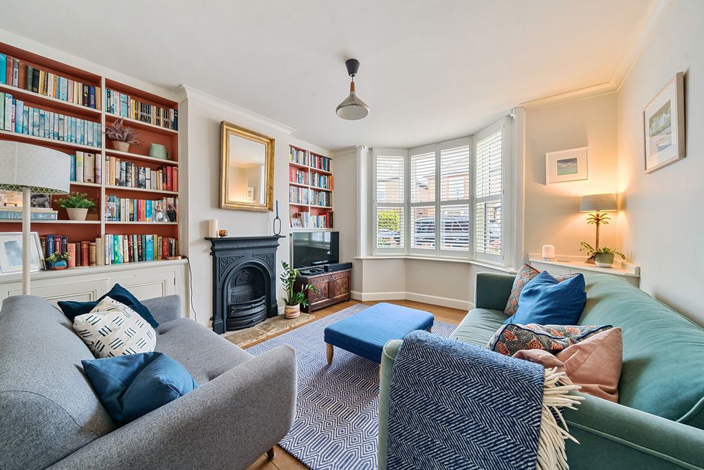 Property photo 3 of 22 1327578-19-6878d1...