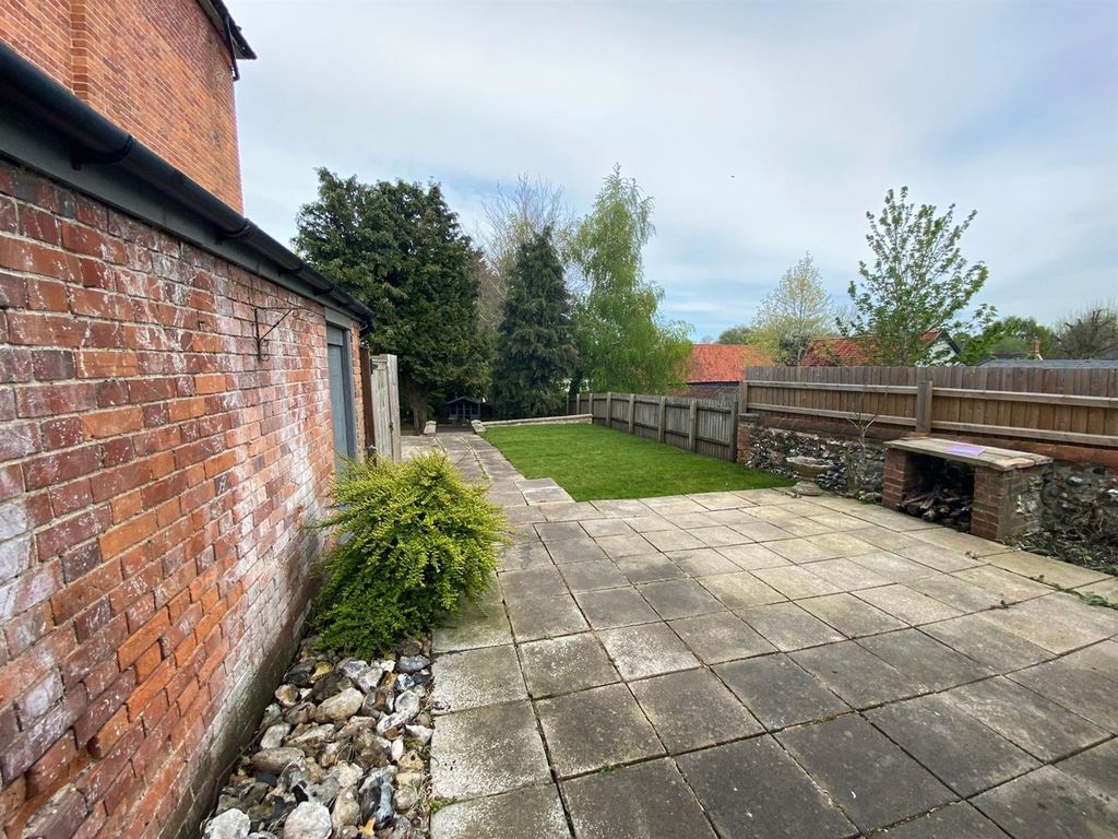 Property photo 2 of 19