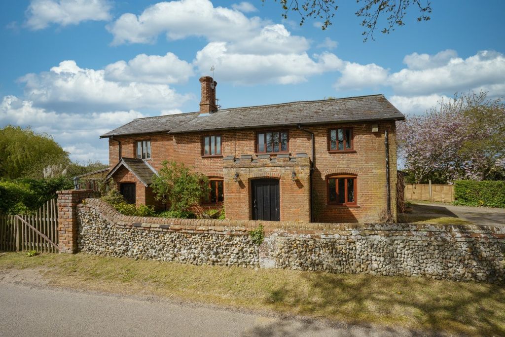 Property photo 3 of 35