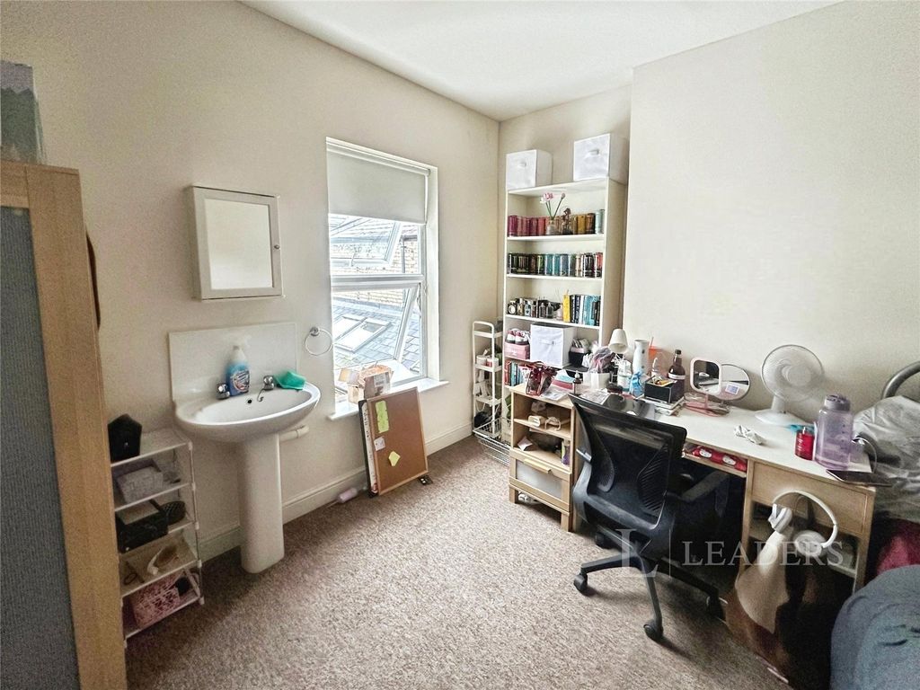 Property photo 3 of 8 Picture No. 28