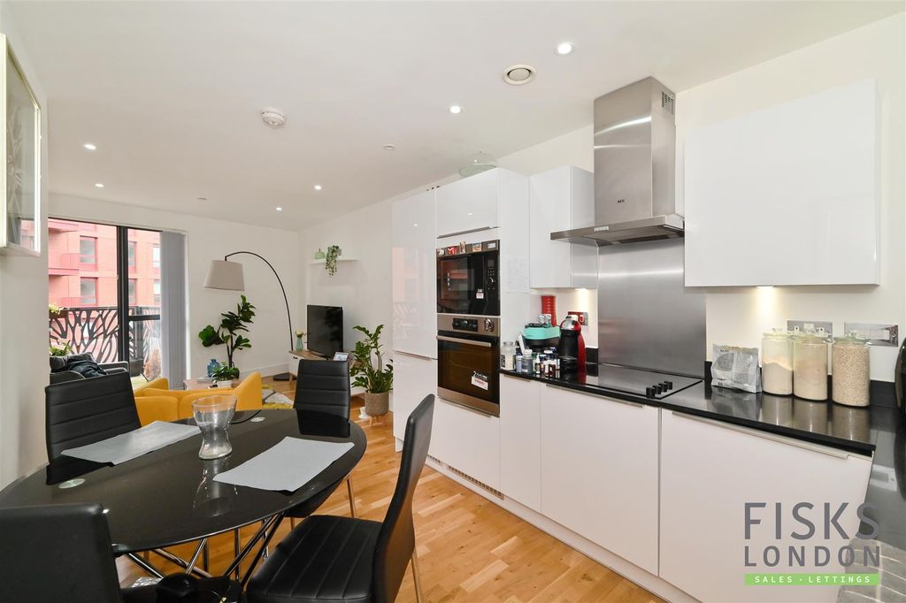 Property photo 3 of 11 74-Cityview-Point (10).Jpg
