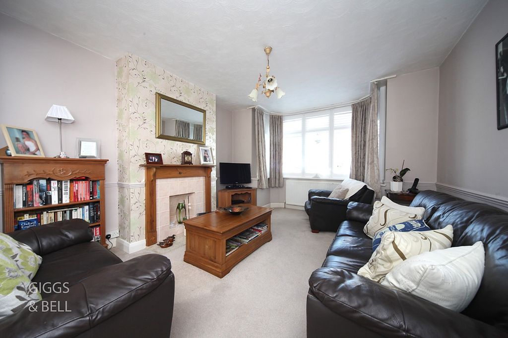 Property photo 2 of 22 5163121