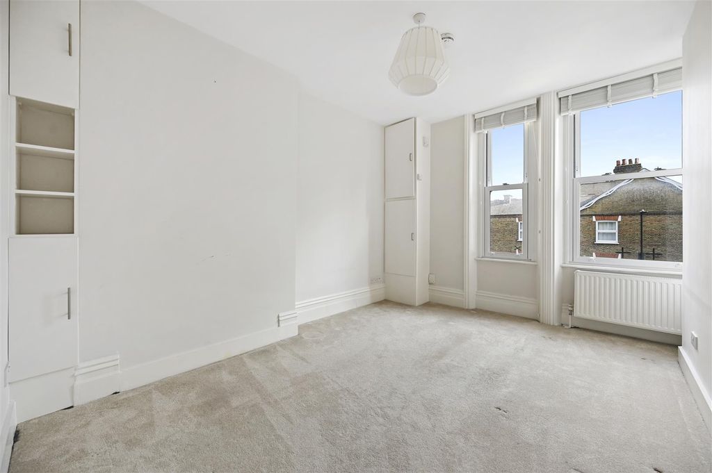 Property photo 2 of 8 Aston Rowe - Cumberland Road7.Jpg