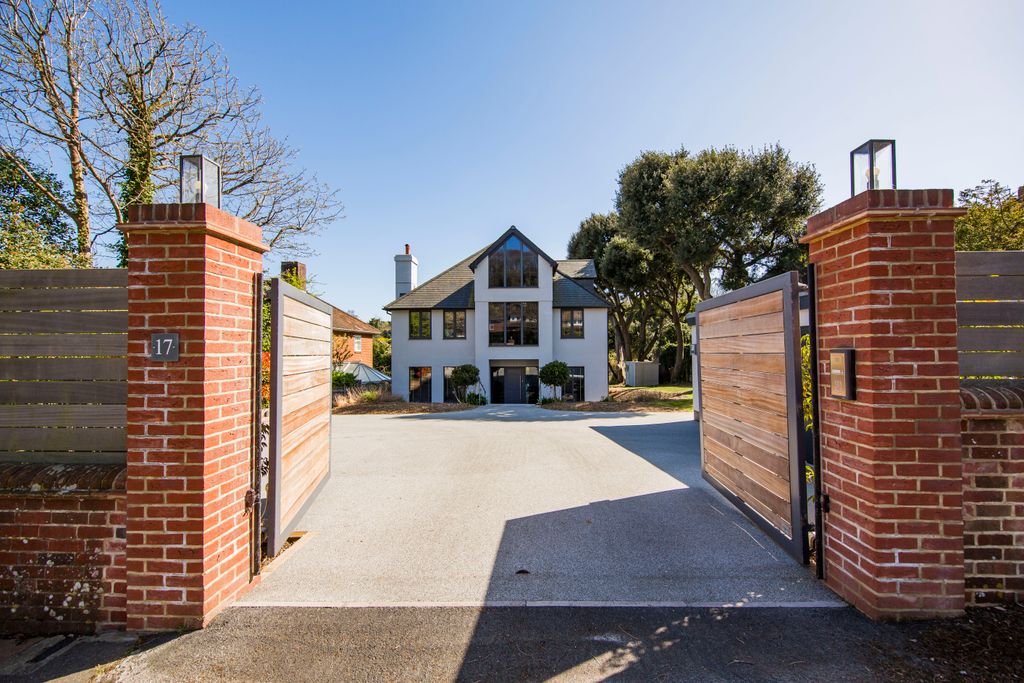 Property photo 1 of 53