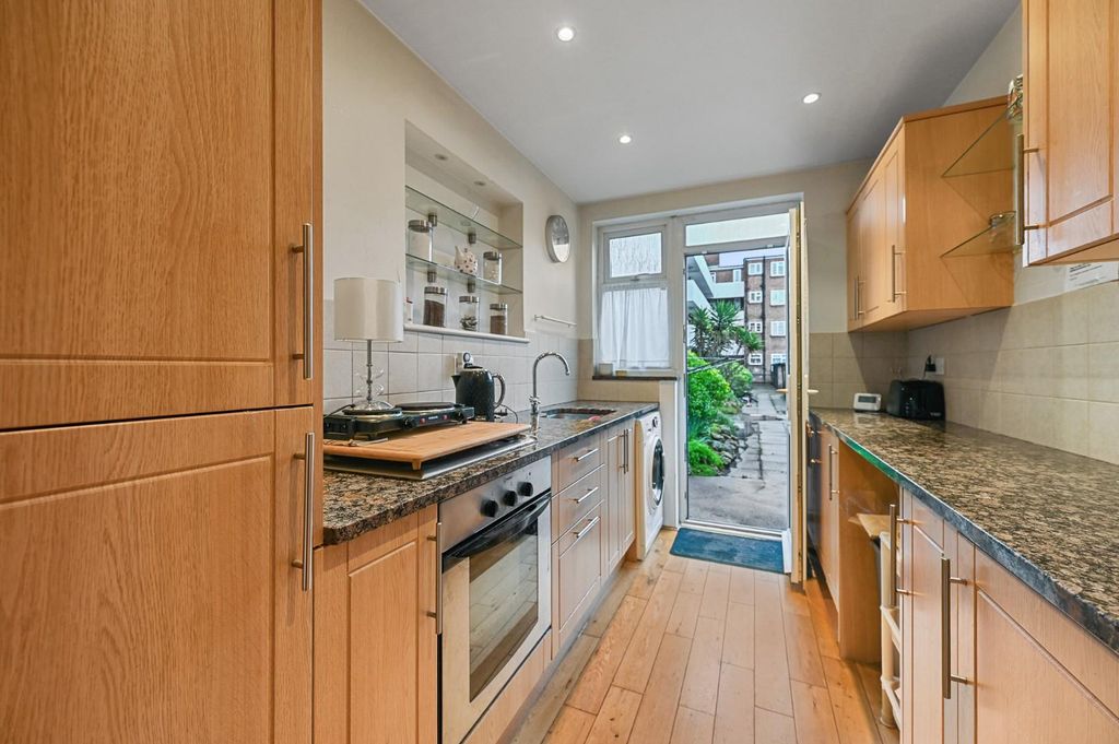 Property photo 3 of 9