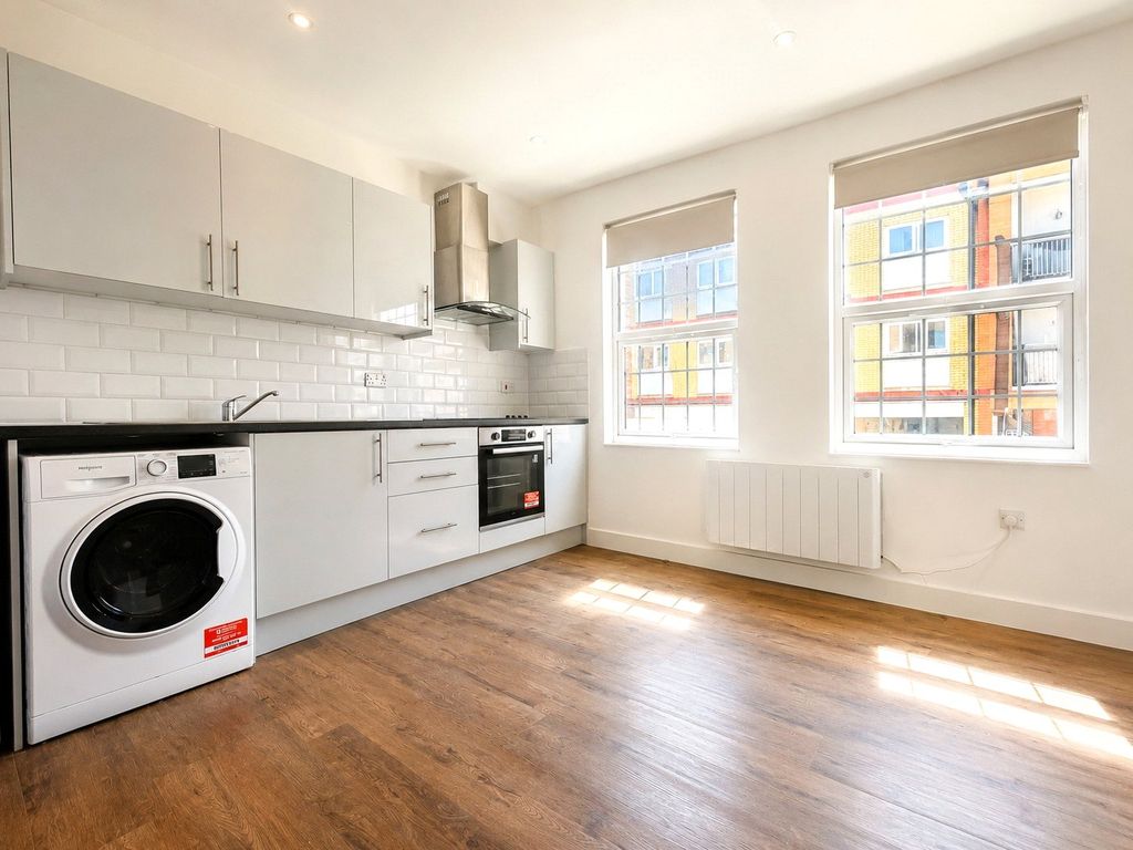 Property photo 1 of 5 Studio
