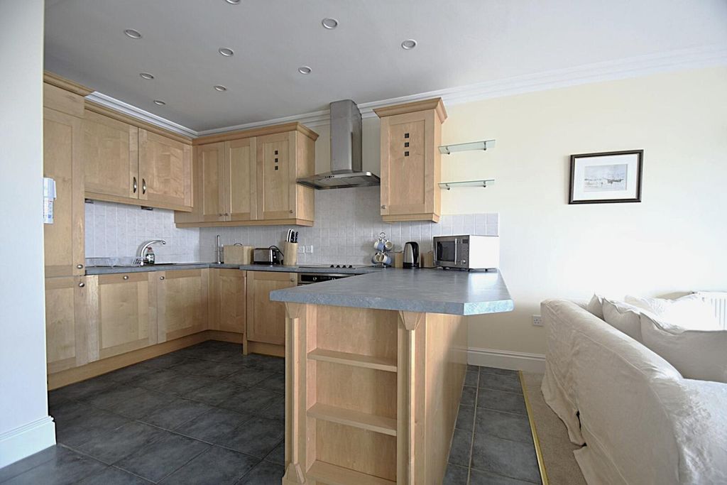 Property photo 3 of 12 Kitchen