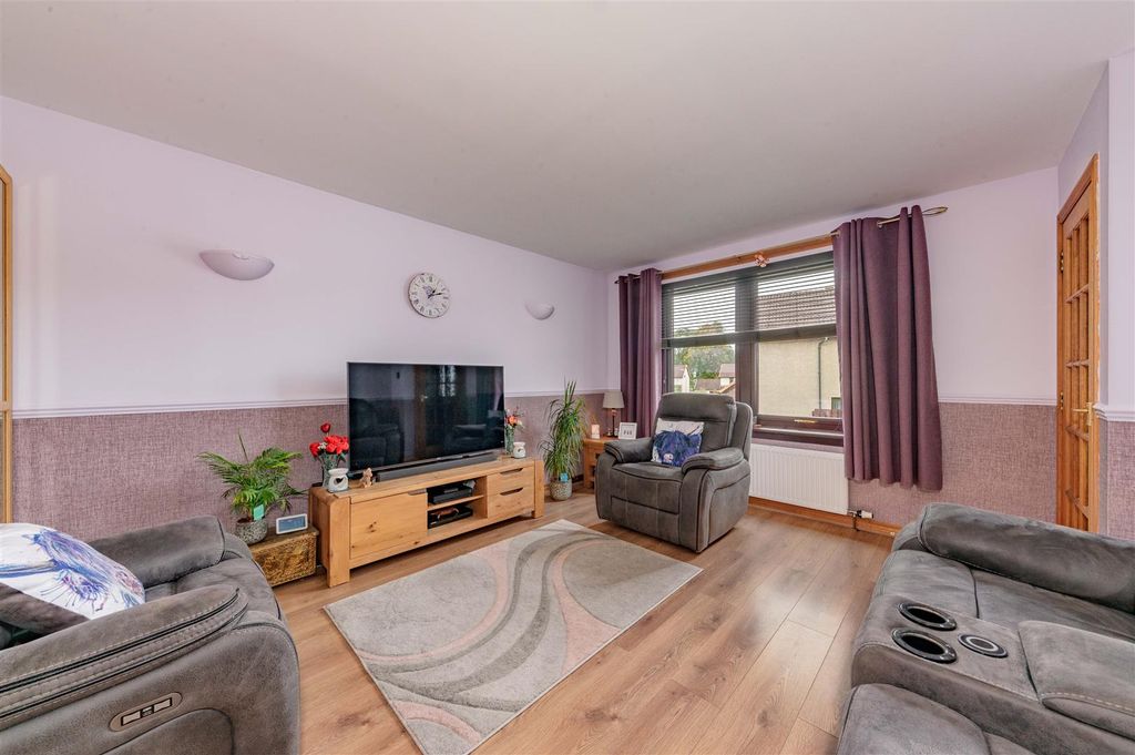 Property photo 2 of 17 2 Knapdale Place Dundee-4.Jpg