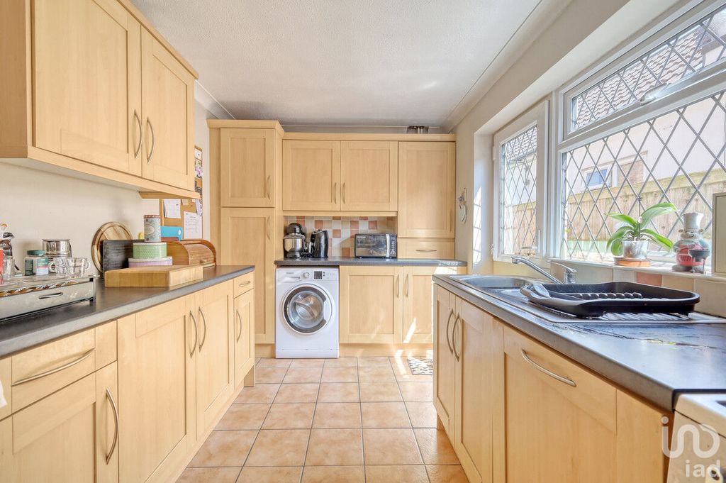 Property photo 3 of 24