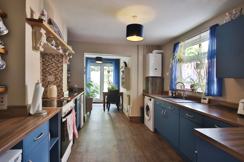 Property photo 2 of 16 4301693