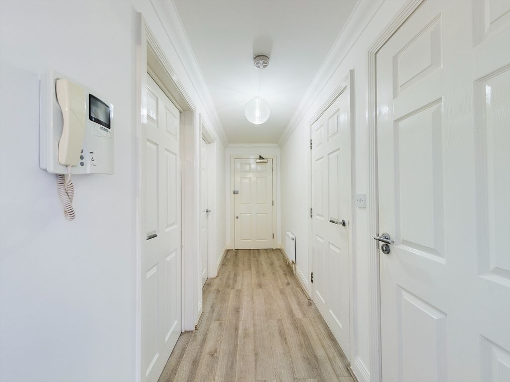 Property photo 2 of 8 1903334
