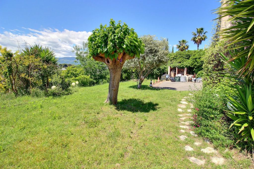 Property photo 3 of 18