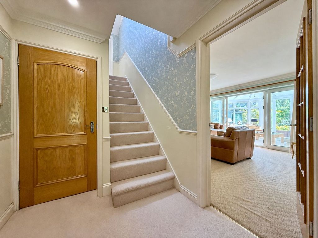 Property photo 3 of 31