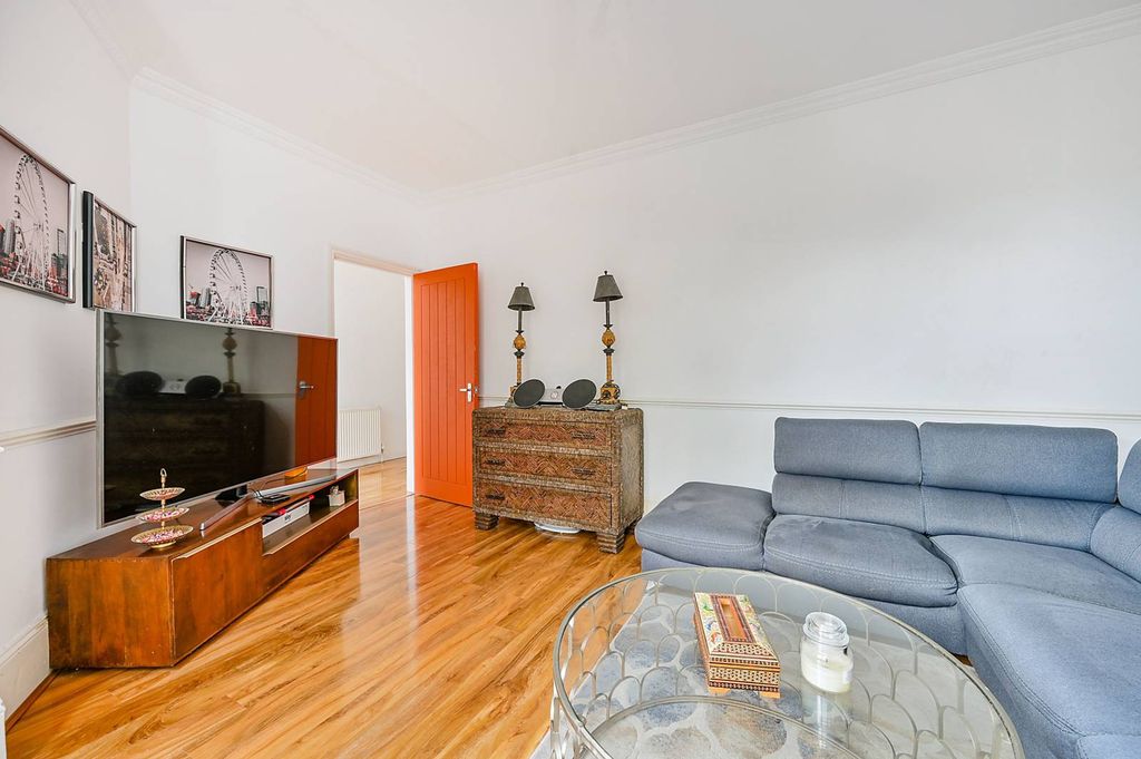 Property photo 1 of 11