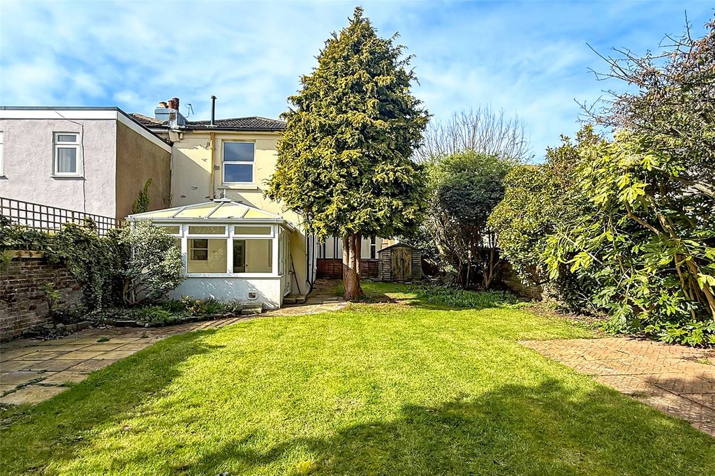 Property photo 1 of 12 Picture No. 17