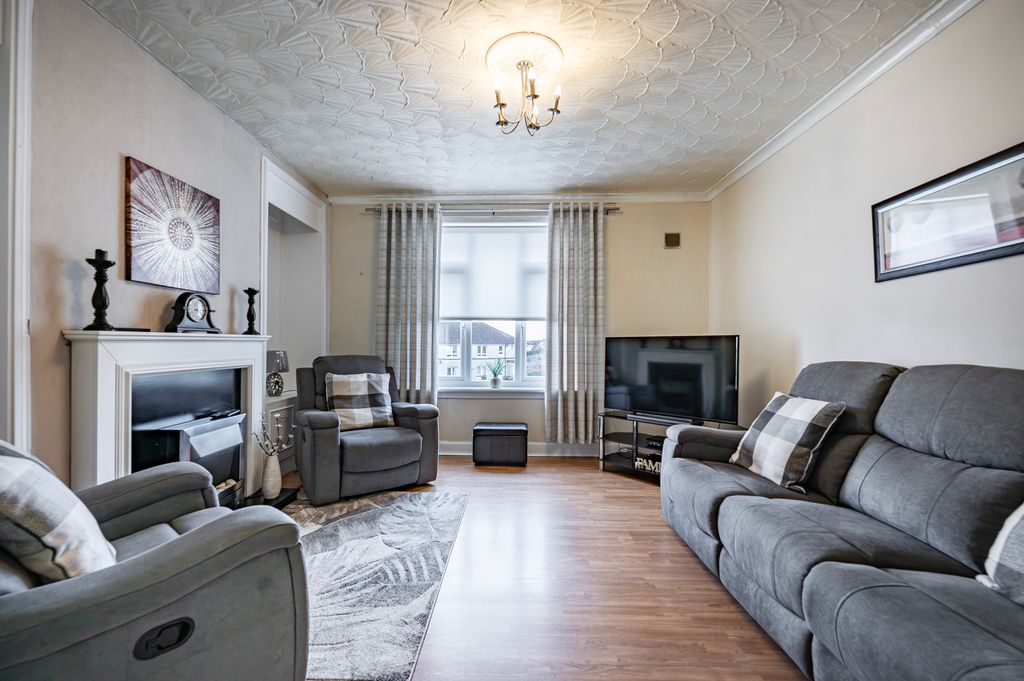 Property photo 3 of 24